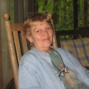 Meet your Posher, Cynthia